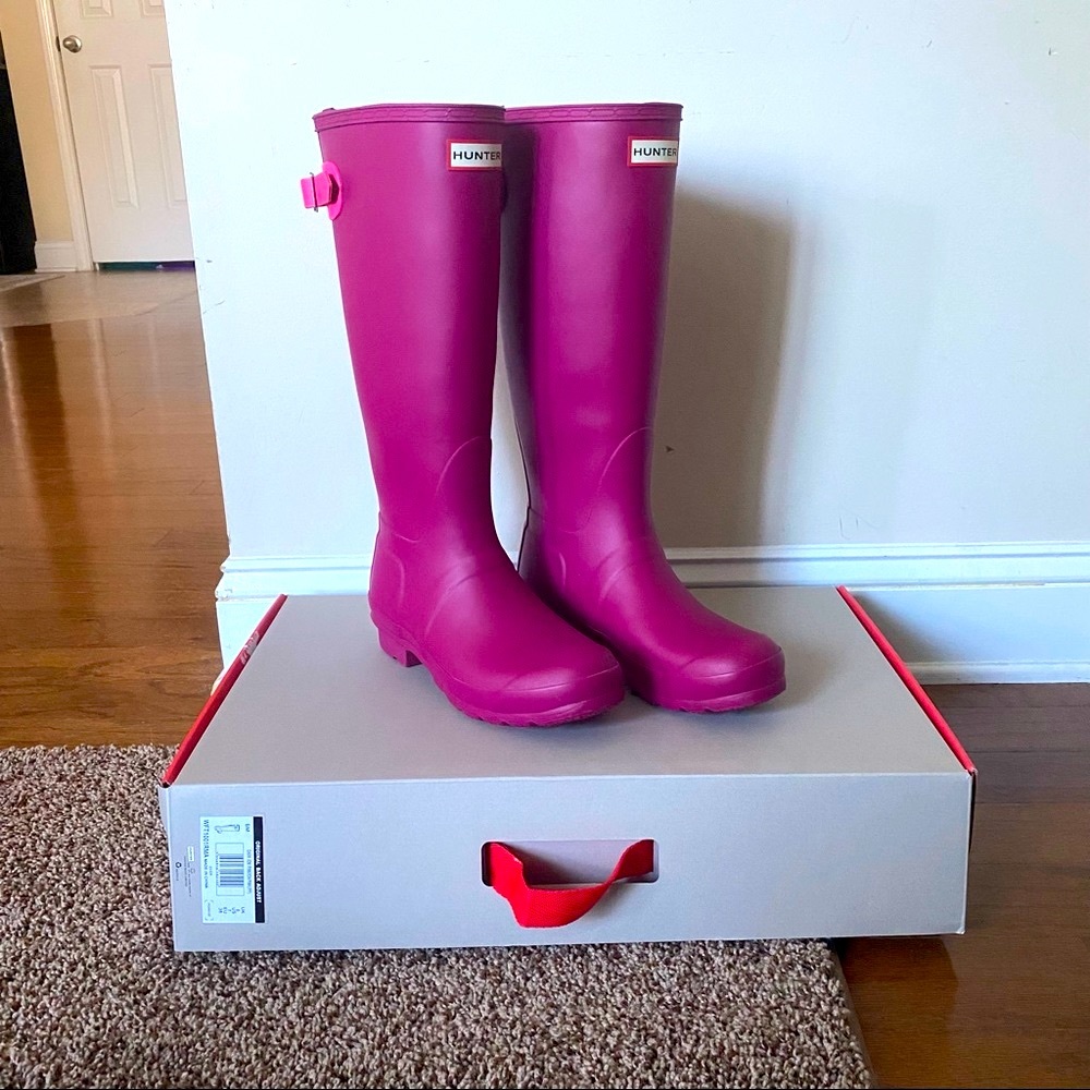 Hot pink hunter tall rain boots size 7